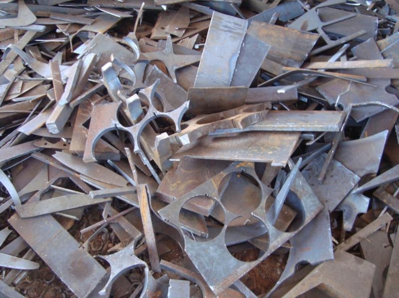 Sucata de aço no pátio da Metalis